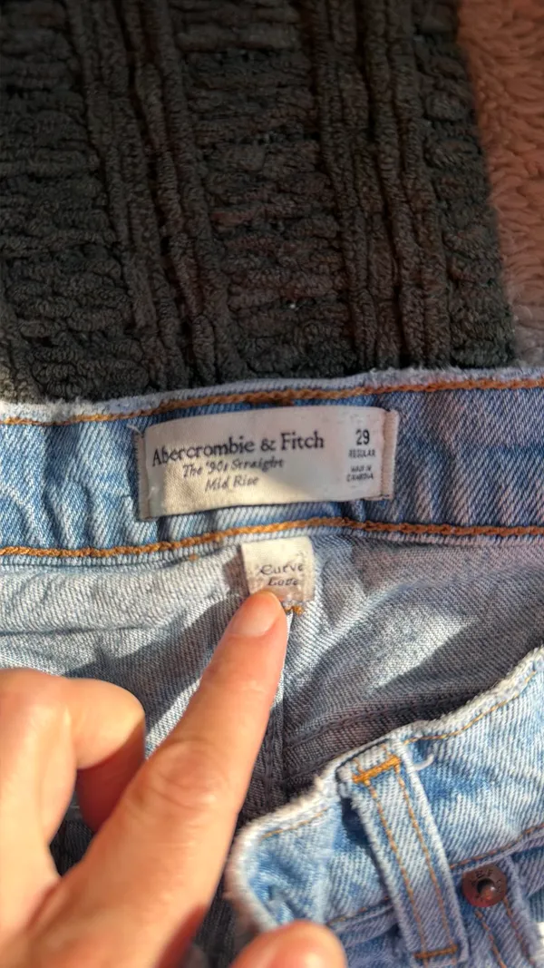 Abercrombie 90s Straight Mid-Rise Curve Love - Image 3