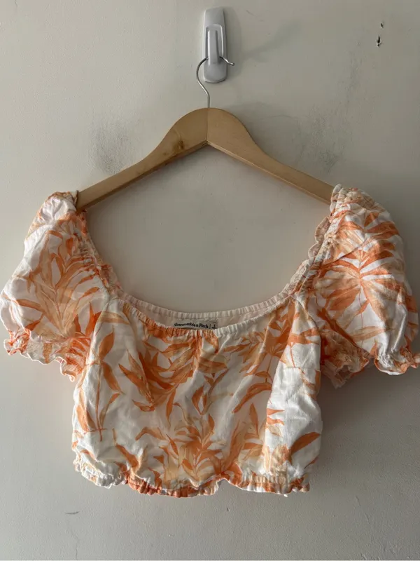 Abercrombie‎ & Fitch Orange and Cream Floral Linen Blend Puff Sleeve Crop Top - Image 2