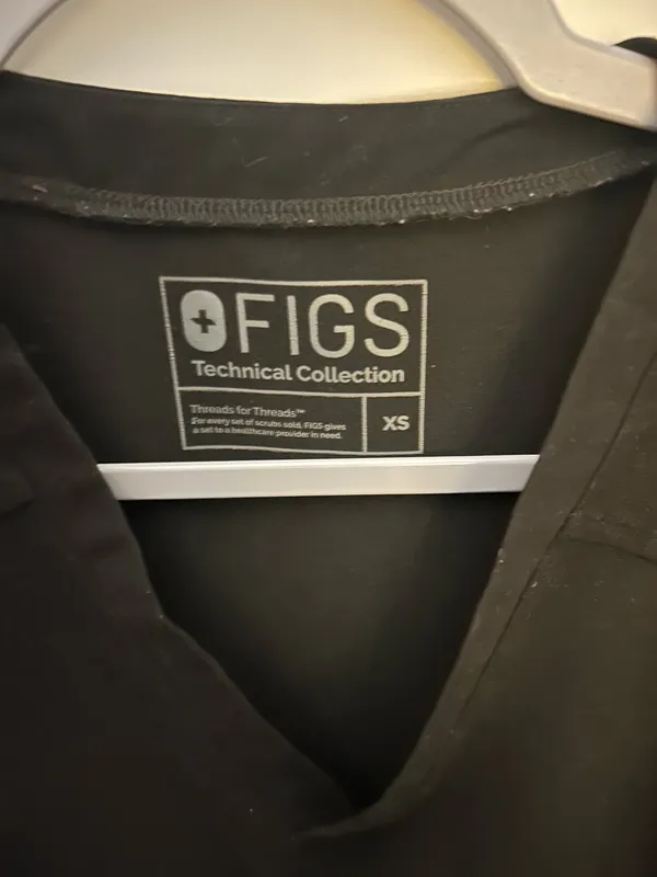 XS FIGS Top - Image 2