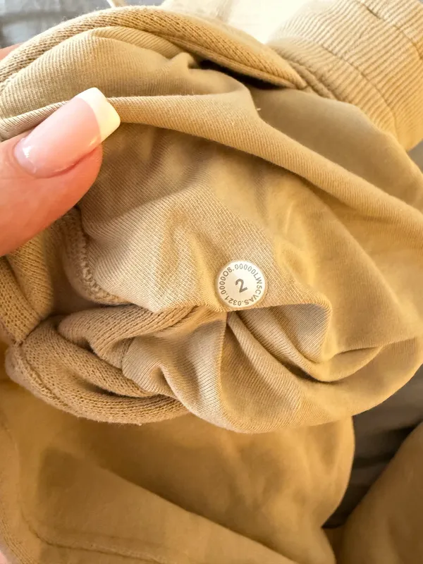 Lululemon scuba joggers - Image 3