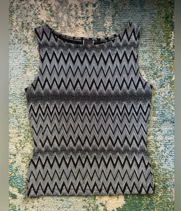 Vintage Y2K Studio Y sparkle chevron tank, size medium - Image 6