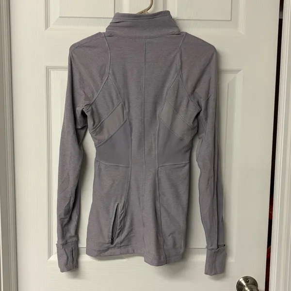 Lululemon Heathered Lavender Half Zip Running Top Mesh Panels Thumbholes Size 6 - Image 5