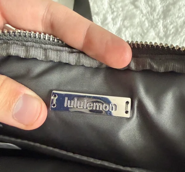 Lululemon Gray/Green Crossbody Bag - Image 5