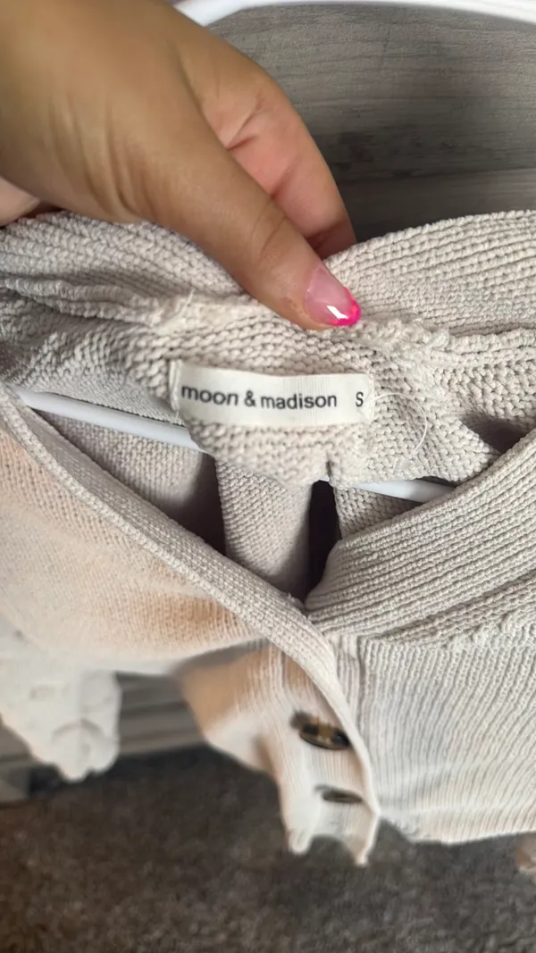 Moon & Maddison Sweater Cropped - Image 3