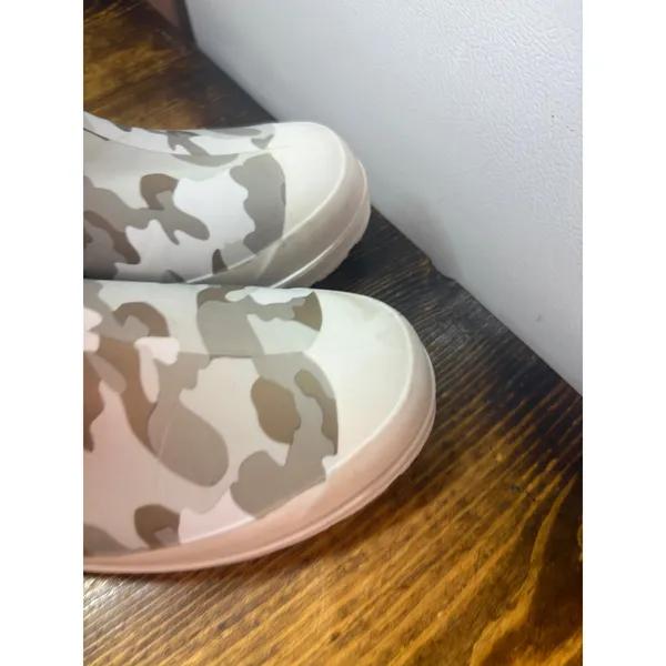 Tommy Hilfiger gray camo short rain boots size 6 - Image 6