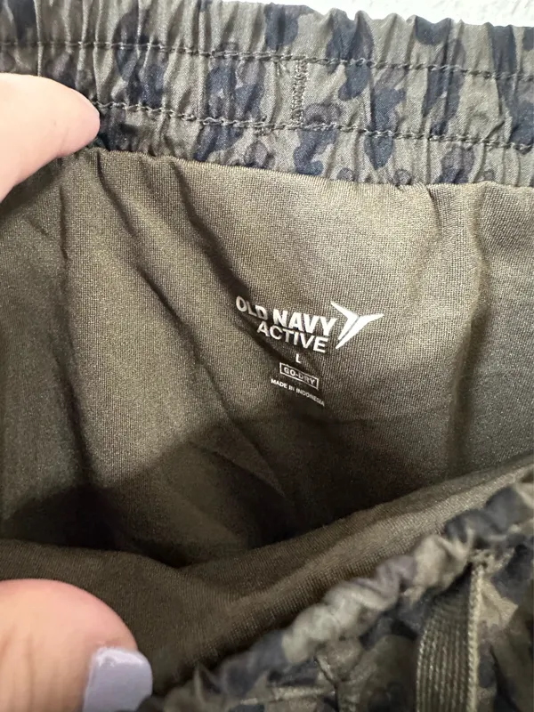 Old navy active shorts  - Image 3