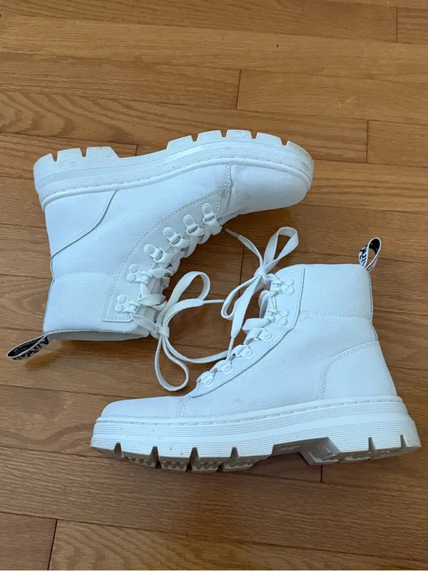 Dr. Martens Combs Boots in White - Image 3