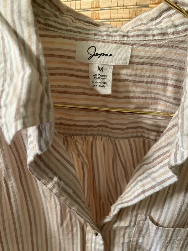 Boutique Striped short sleeve button up - Image 3