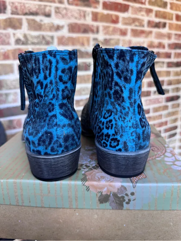 Very G Divine Leopard Print Ankle Booties Turquoise Women’s Size 10 NIB - Image 6