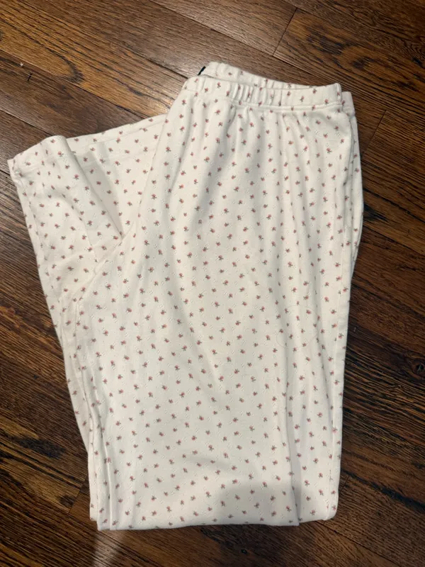 Brandy Melville White Straight-Leg Pants with Tiny Pink Floral Print - Image 3