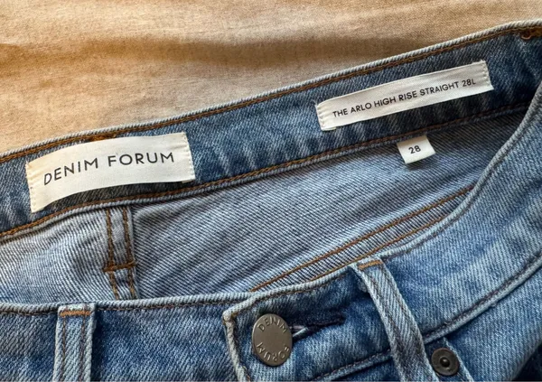 Denim Forum Arlo Aritzia High-Rise Straight - Image 5