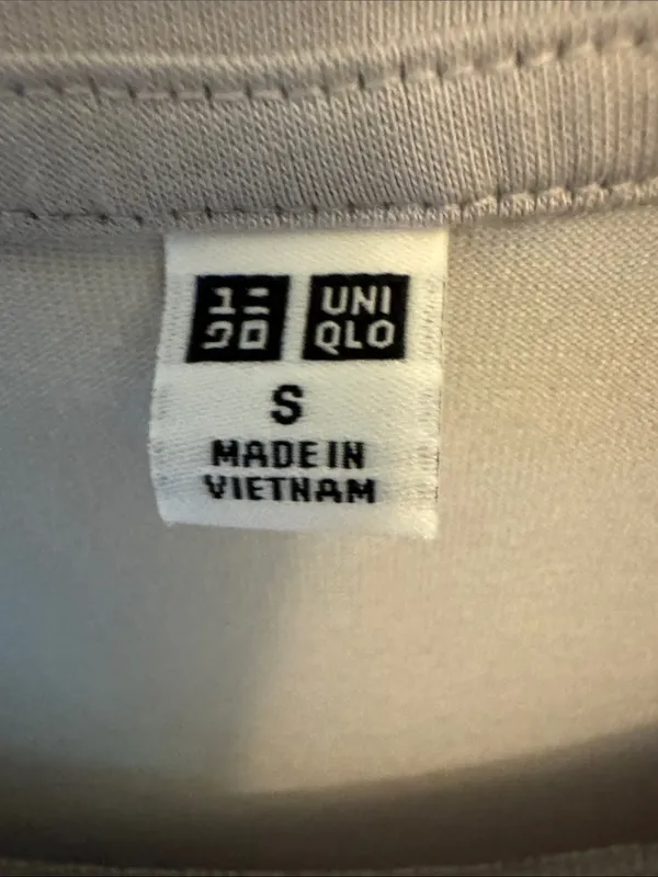 Uniqlo Crew Neck T-Shirt - Image 2