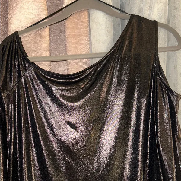 Michael Kors Size M Black Metallic One Cold Shoulder Top - Image 2