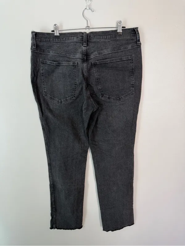 Madewell Stove Pipe Jeans 31 Armand Wash Black Faded - Image 3