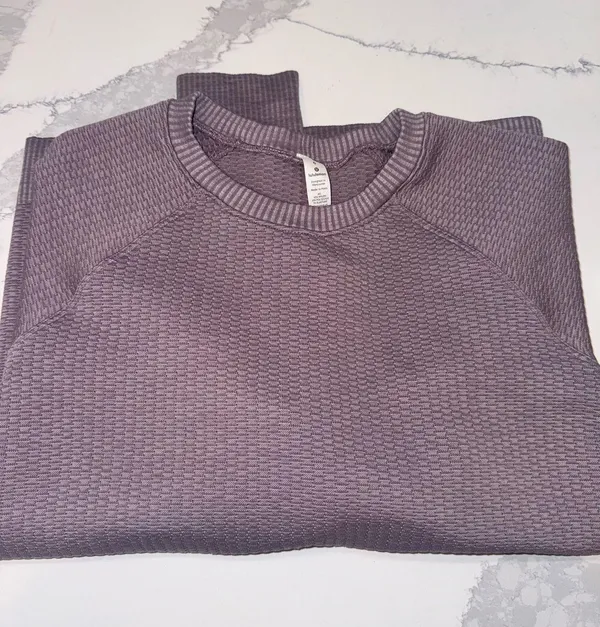 Lululemon Long Sleeve - Image 4