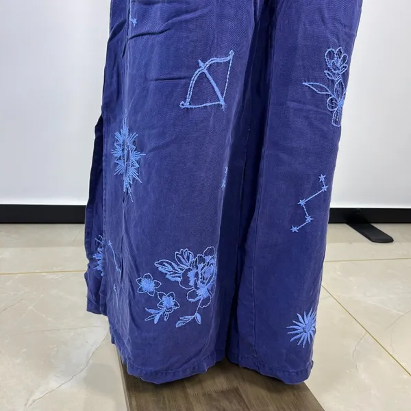 NWOT Johnny Was Wide Leg Embroidered Floral Pants Size L Blue Elastic waist - Image 6