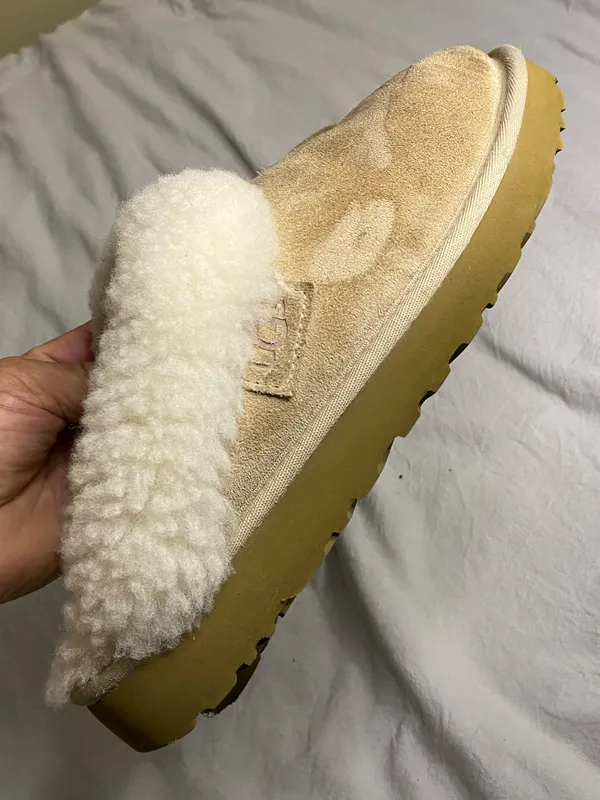 UGG tan & cream slippers #cozy #comfort women size 9 - Image 5