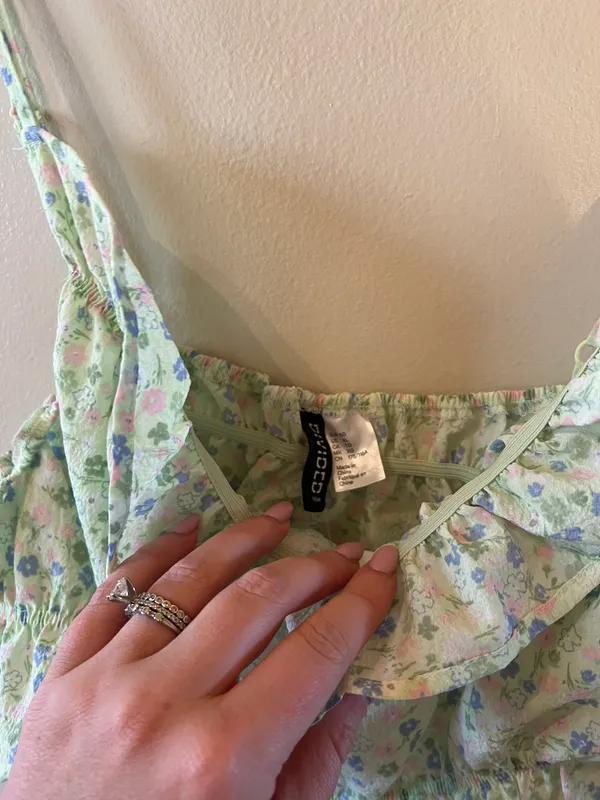 H&M NWT  Floral Crop Tank - Image 2