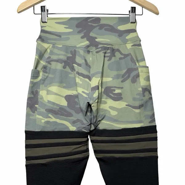 Bombshell Sportswear Perform Thigh-Highs Camo Leggings Size M High Rise Pockets - Image 4