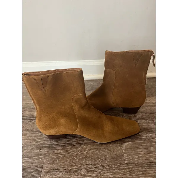 The Lexie Ankle Boot in Warm Chestnut Suede Size 9 - Image 3