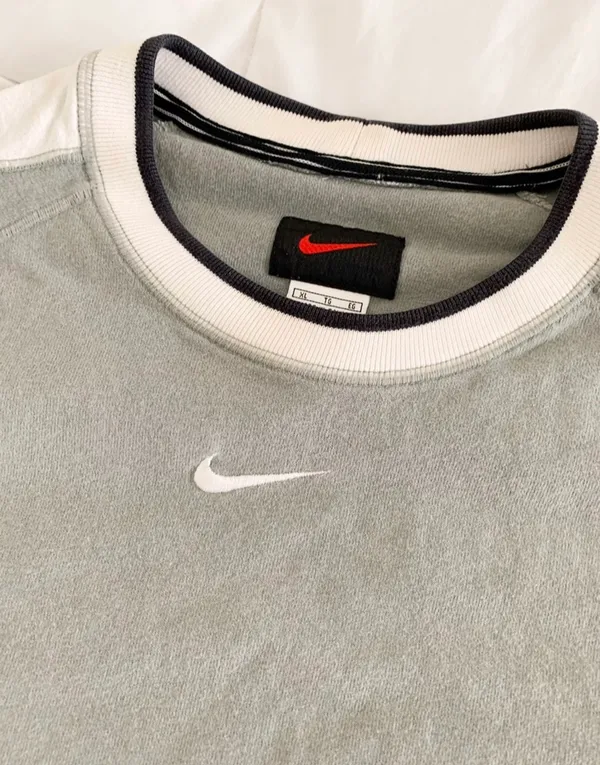 Nike Vintage T-shirt - Image 2