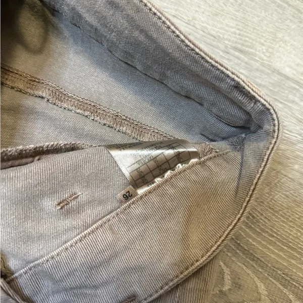 •GUESS• MOTO SKINNY JEANS - Image 9