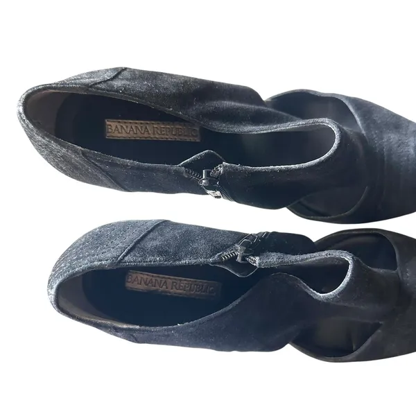 BANANA REPUBLIC Lady Suede Heeled‎ Sandal Black Sz 11 - Image 4