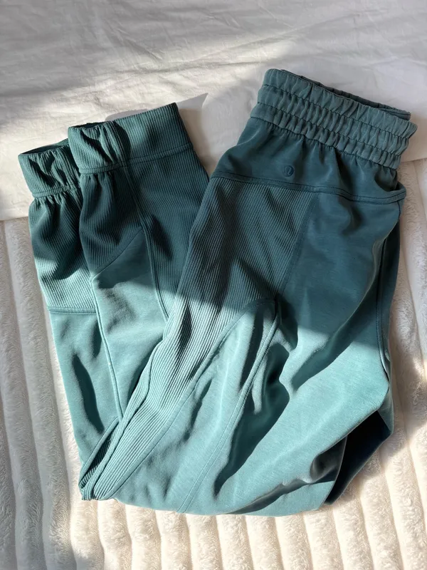 Lululemon joggers - Image 5