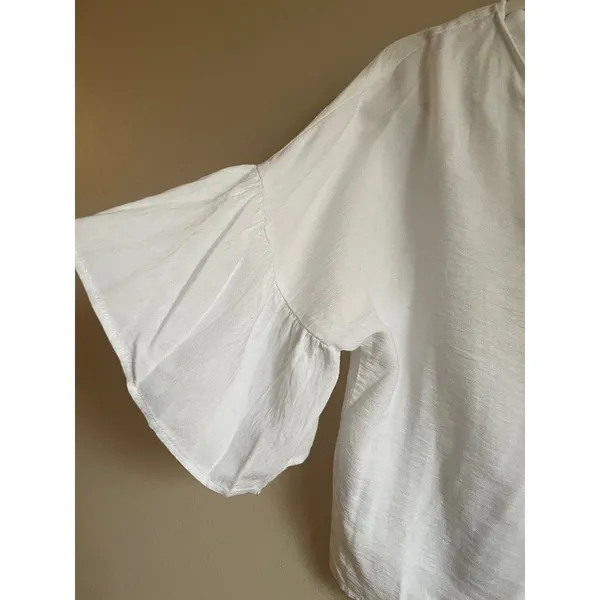 ‎Lumiere White shirt with bell sleeves medium - Image 6