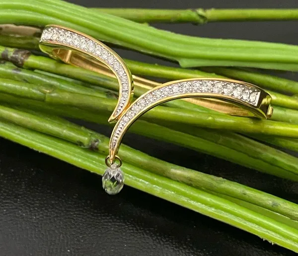 SWAROVSKI Vintage Signed Gold-tone Hinged V Bangle With Teardrop Crystal Charm - Image 8