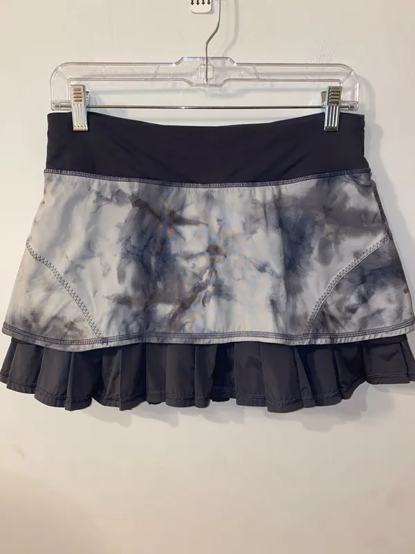 Rare Lululemon Run Resolution Skirt II Size 4 Coal Vapor Spray Dye Tinted Canvas - Image 2