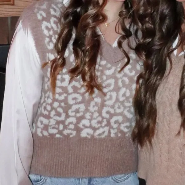Jessica Simpson Cheetah print sweater vest - Image 4