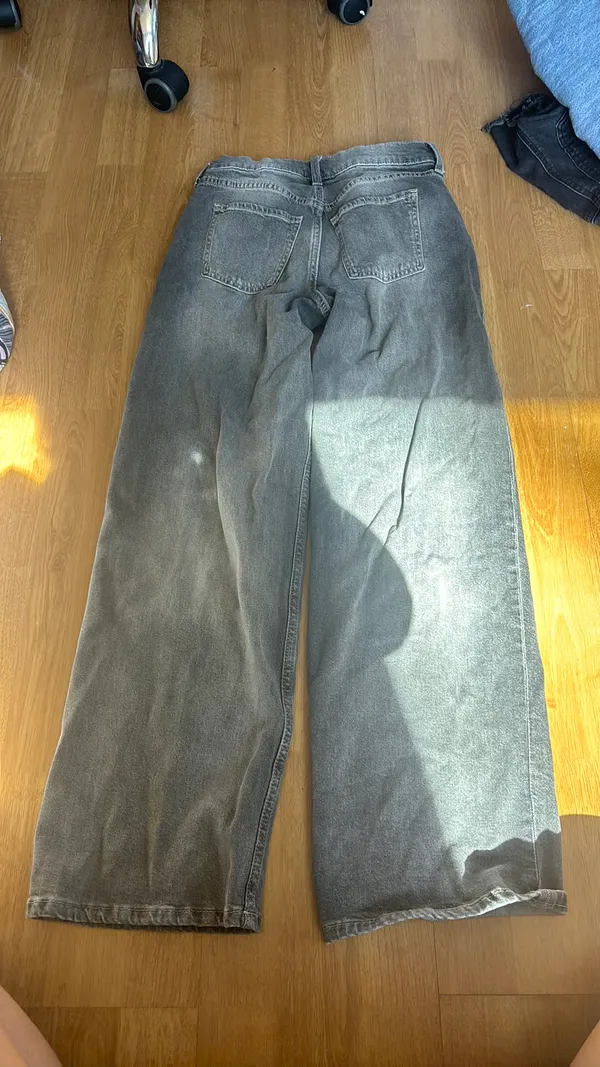 H&M jeans  - Image 3