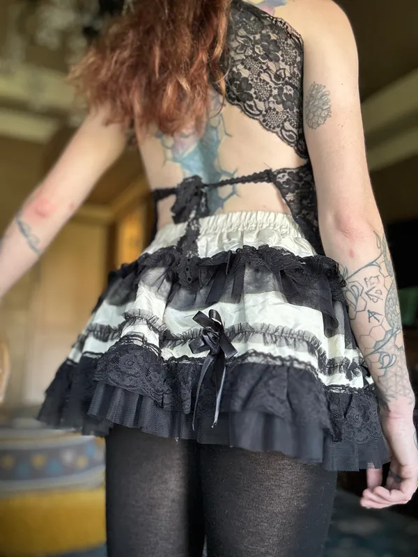 Lace Mini Skirt Black Size L - Image 3