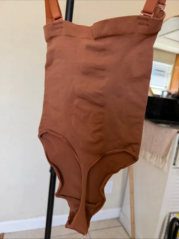 SKIMS SEAMLESS SCULPT STRAPLESS BODYSUIT IN BRONZE size S NWOT - Image 6