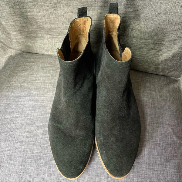 Antonio Melani Braxton suede ankle booties SZ 7.5 - Image 2