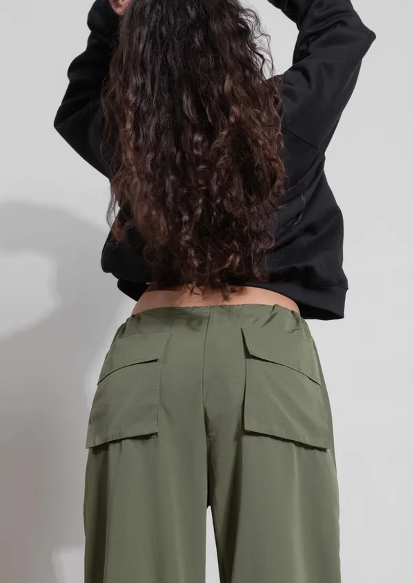 Local European Wide Leg Multi Pocket Pant Size M - Image 4