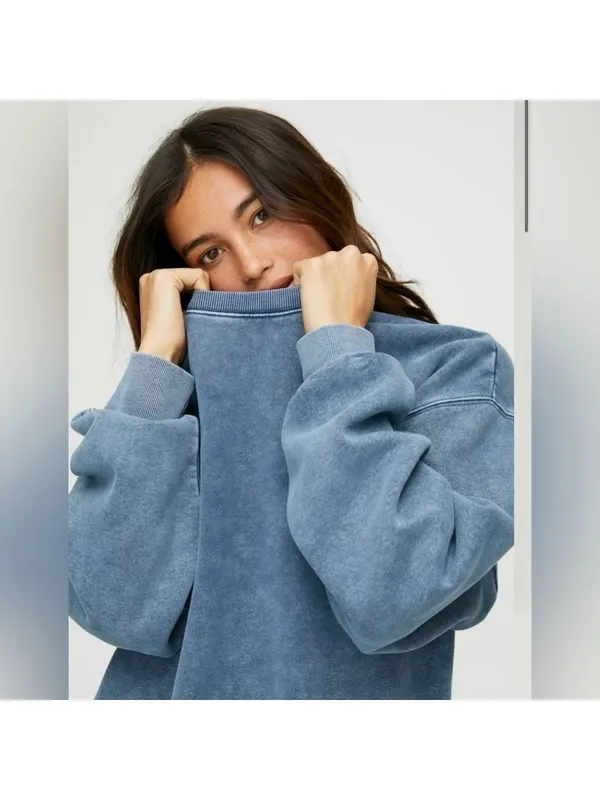 Aritzia TNA The Oversized Crew - Image 4