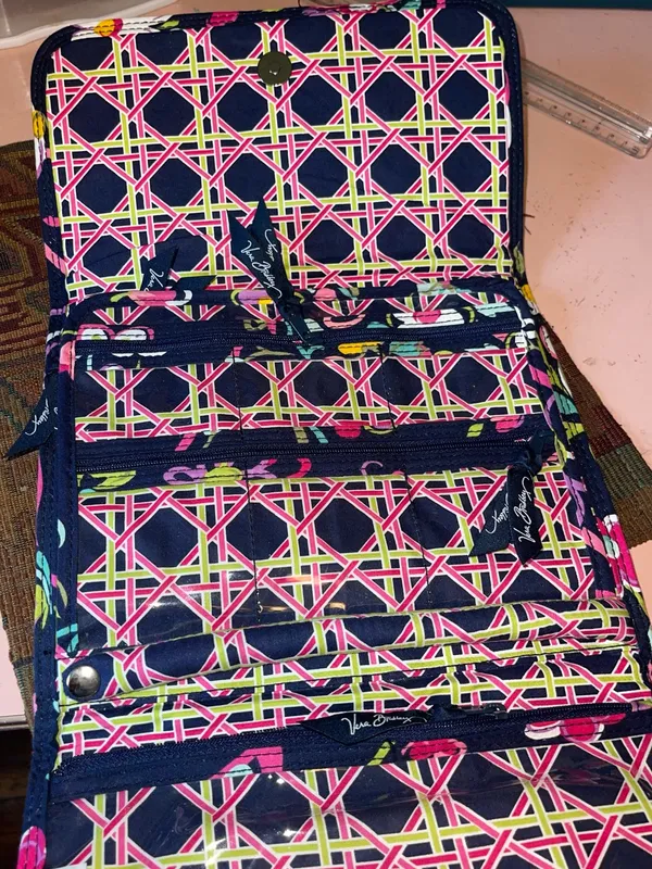 Vera Bradley “Ribbons” (2012) Pattern Quilted Floral Travel/Compact Organizer - Image 4