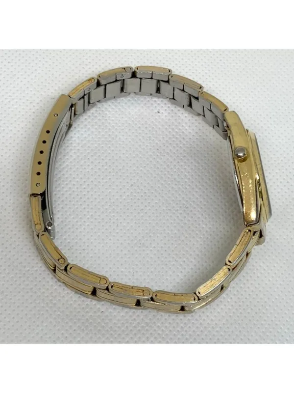Vintage Jordache Ladies gold tone watch 25mm Quartz analog adjustable running - Image 8