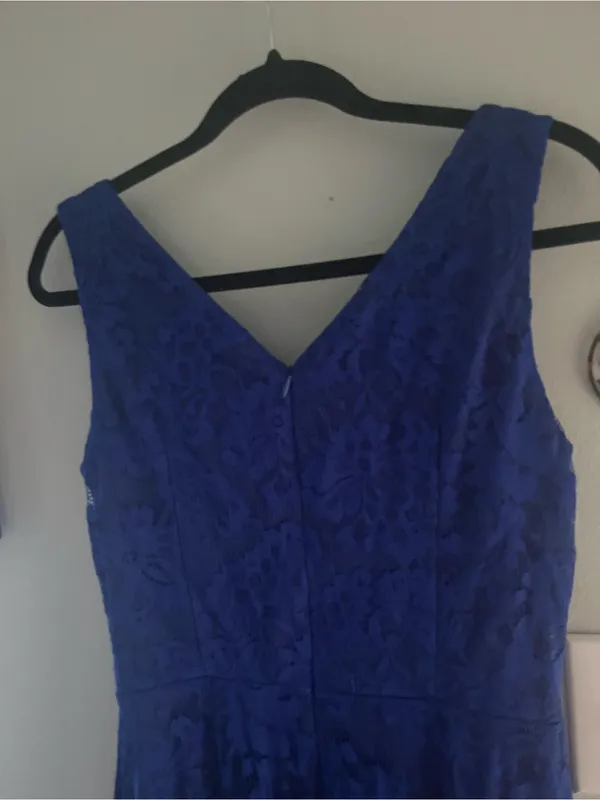 V-Neck Sleeveless Midi Dress in Deep Blue Lace - Image 4