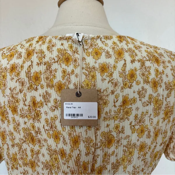 Blu Pepper Pleated Floral V-Neck Crop Top - Cream and Yellow - Image 5