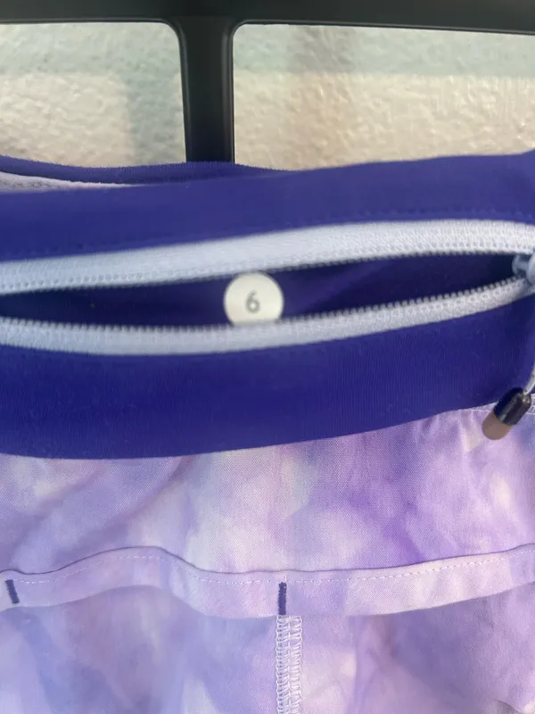 Vintage lululemon Tie-Dye Women's speed up shorts - Image 5
