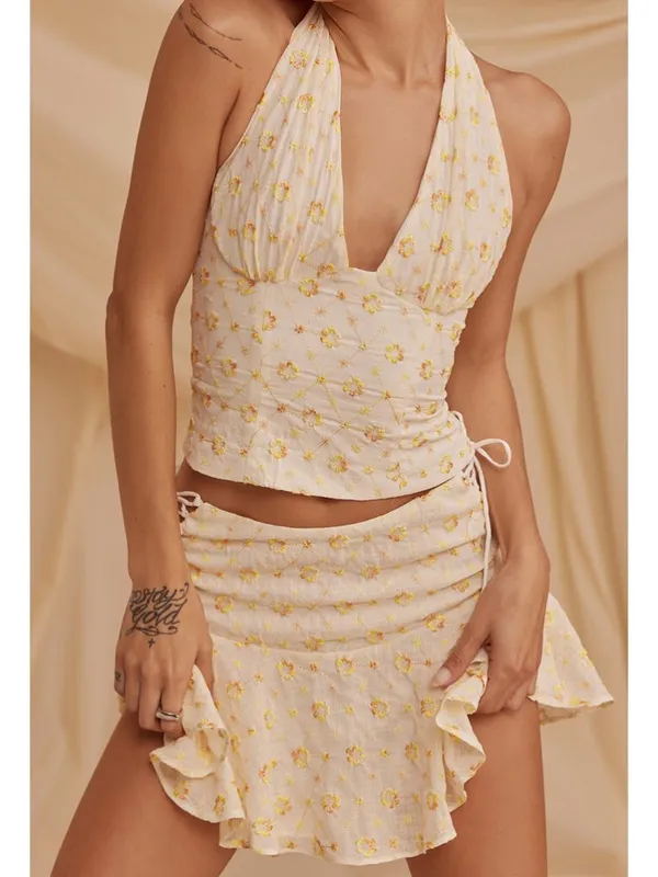 MISTRESS ROCKS Floral Embroidered Halter Top in Yellow Size Small - Image 9