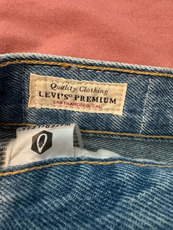 Levi’s 501 Shorts - Image 4