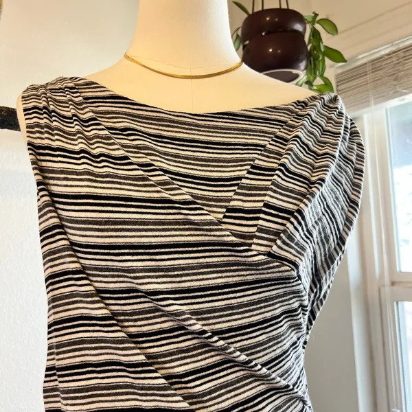 Bordeaux Los Angeles Black & White Asymmetrical Striped Mini Dress Size Medium - Image 2