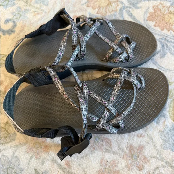 Women’s Chacos Size 7 - Image 3
