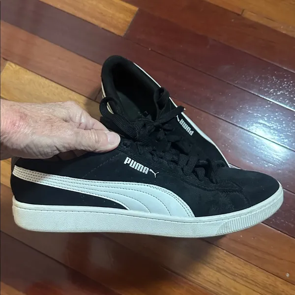 Puma Black Suede Classic Sneakers Women’s US 10 Cool Girl Shoes EUC! - Image 2