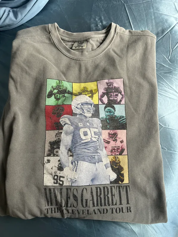 Comfort Colors Cleveland Browns sweatshirt - Image 2
