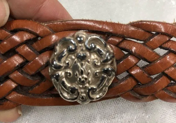 Fossil Vintage Genuine Leather braided Belt Silver Medallion Concho Western med. - Image 3